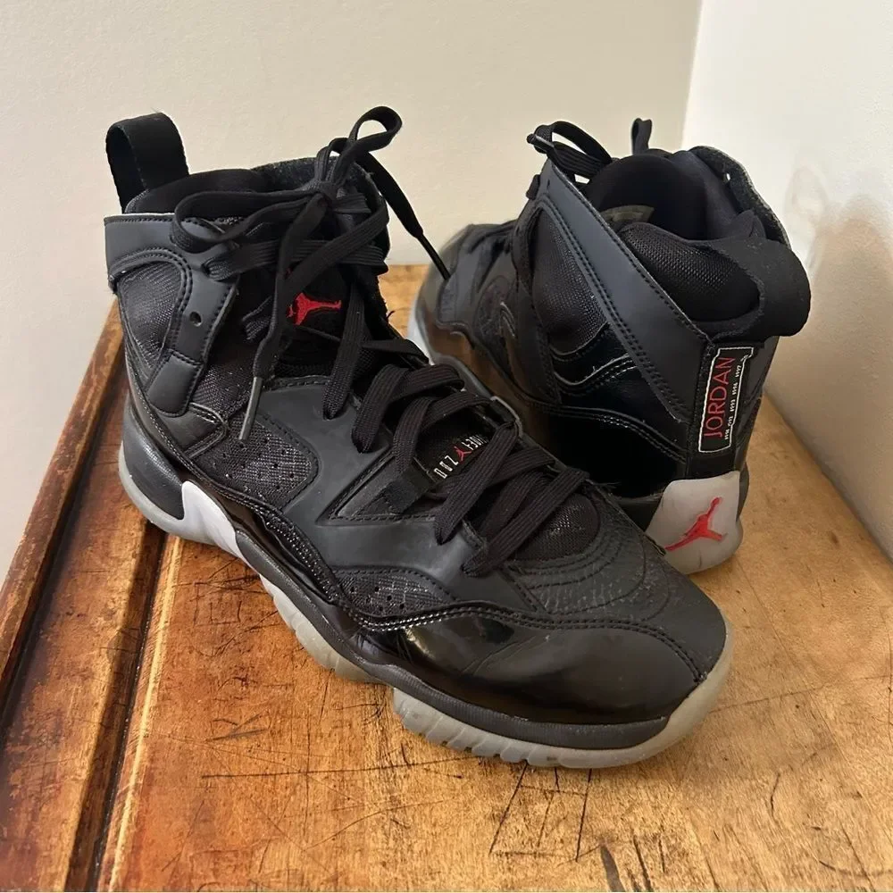 Nike Air Jordan Jumpman Two Trey - Black - youth sz 7, see pix for blemishes
